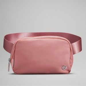 NWT lululemon Everywhere Belt Bag - pink pastel